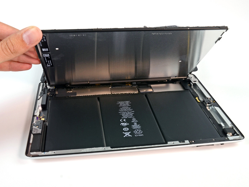 iFixit su iPad 4: uno spreco di spazio e difficile da riparare