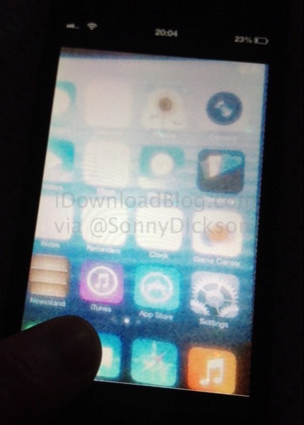 iOS-7-Home-screen-leak_wm