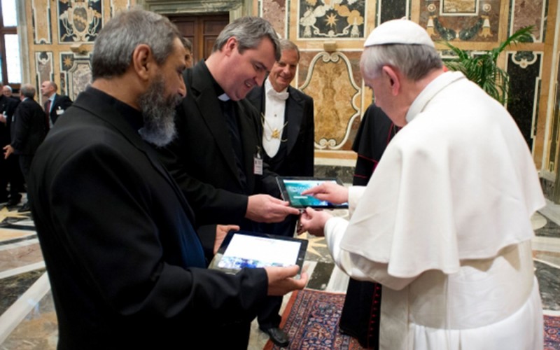 iPad 4 da record, quello di Papa Francesco
